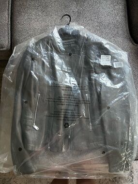 Wilsons Leather Women’s Black Moto Jacket XL
Like New
